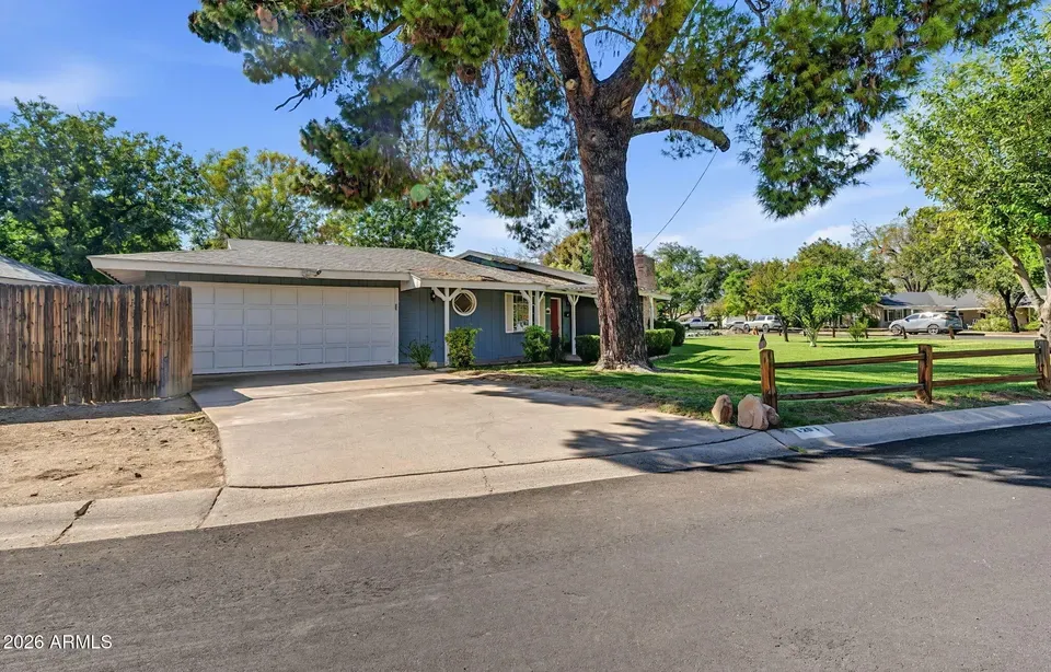 3 Bed 2 Bath Established Mid-Century Residence in Phoenix, AZ - 3