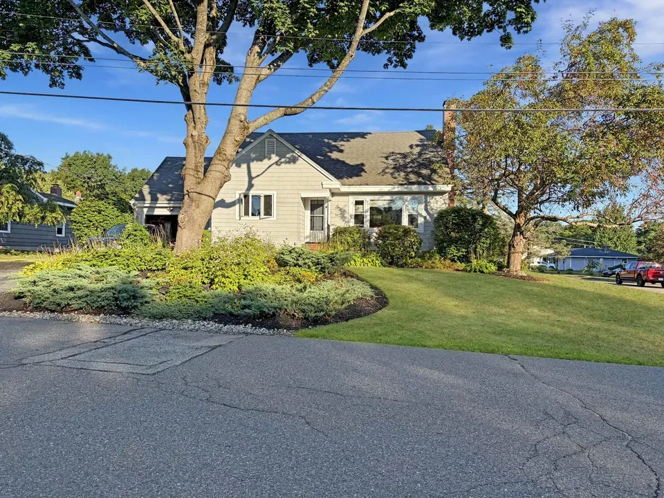 3 Bed 2 Bath Established Mid-Century Residence in Portland, ME - 1