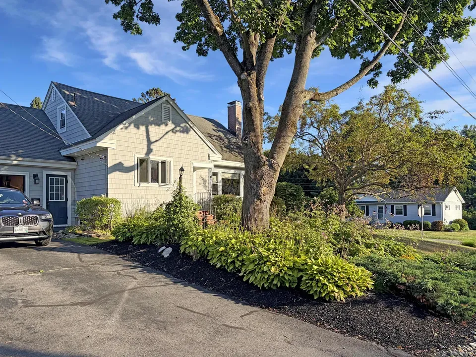 3 Bed 2 Bath Established Mid-Century Residence in Portland, ME - 3