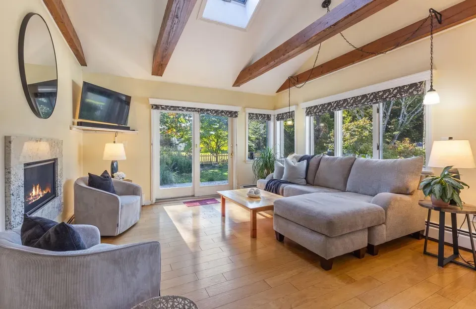 3 Bed 2 Bath Established Mid-Century Residence in Portland, ME - 2