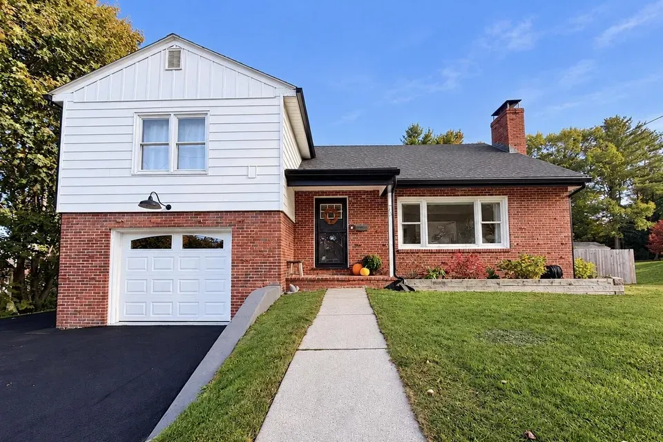 3 Bed 2 Bath Established Mid-Century Residence in Portland, ME - 1