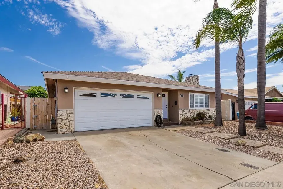 3 Bed 2 Bath Established Mid-Century Residence in San Diego, CA - 3