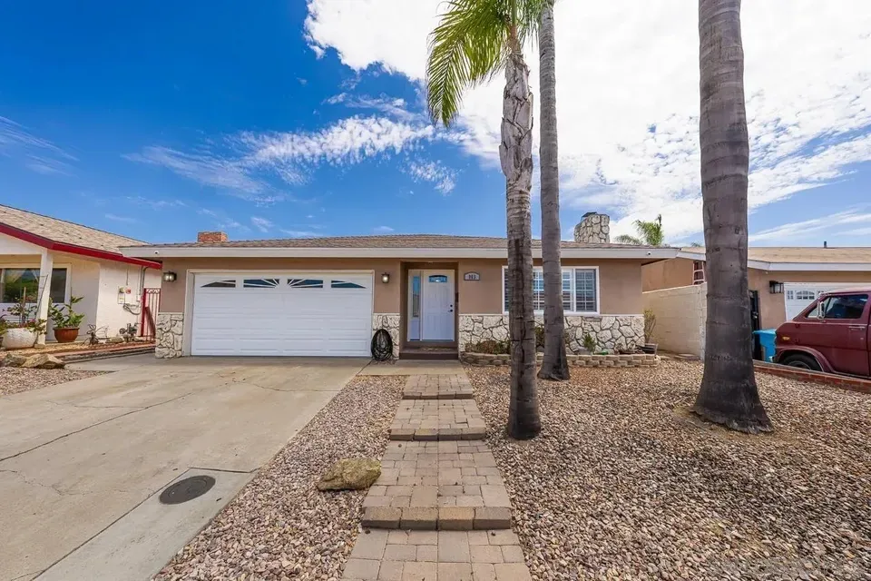 3 Bed 2 Bath Established Mid-Century Residence in San Diego, CA - 4