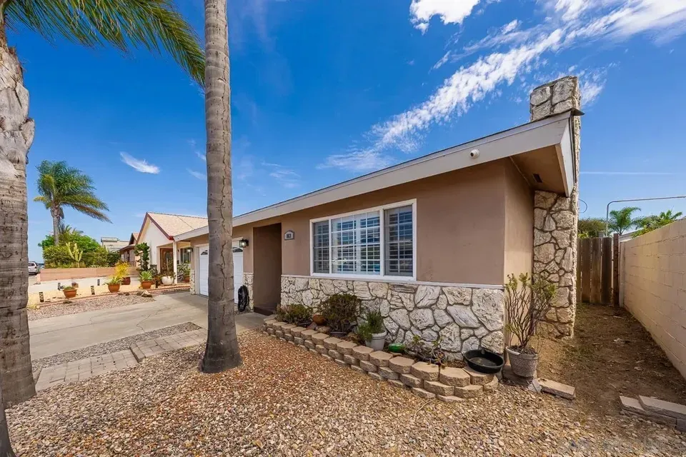 3 Bed 2 Bath Established Mid-Century Residence in San Diego, CA - 5