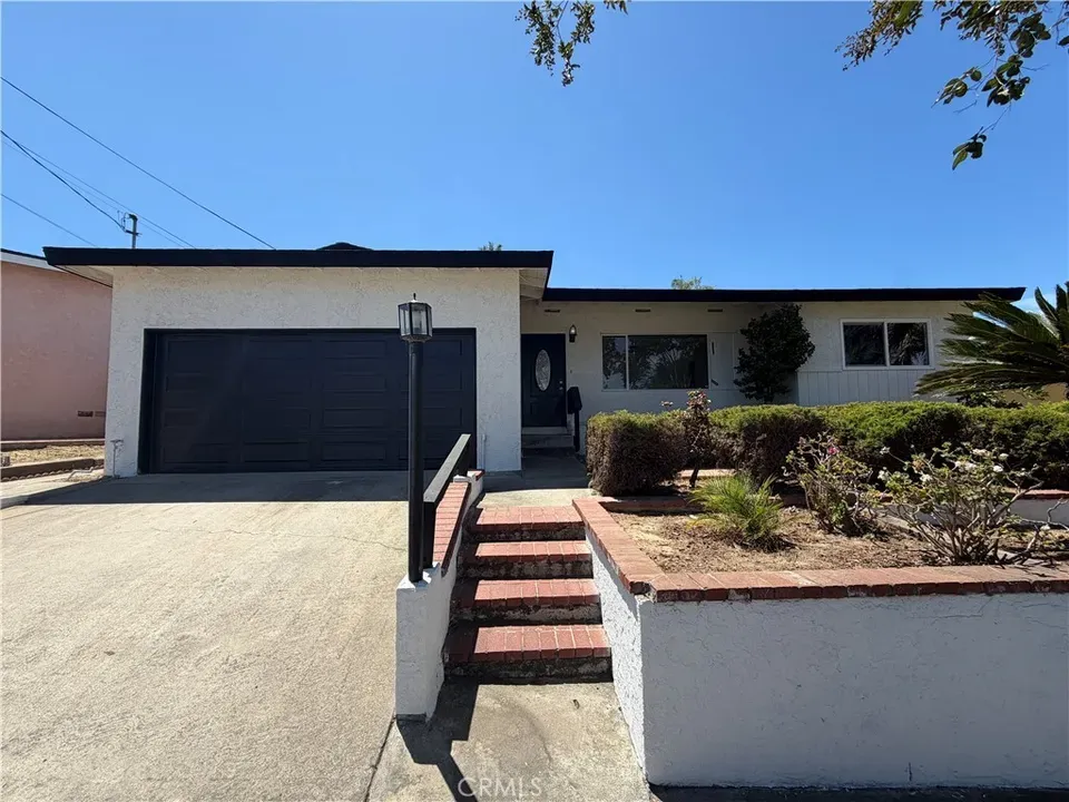3 Bed 2 Bath Established Mid-Century Residence in San Diego, CA