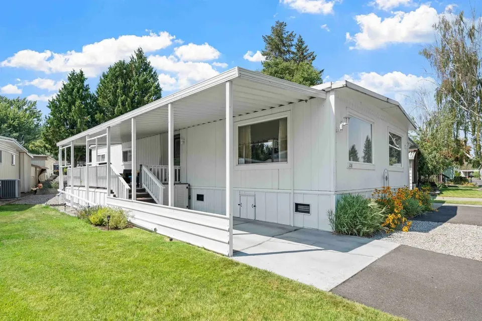 3 Bed 2 Bath Established Mid-Century Residence in Spokane, WA - 1