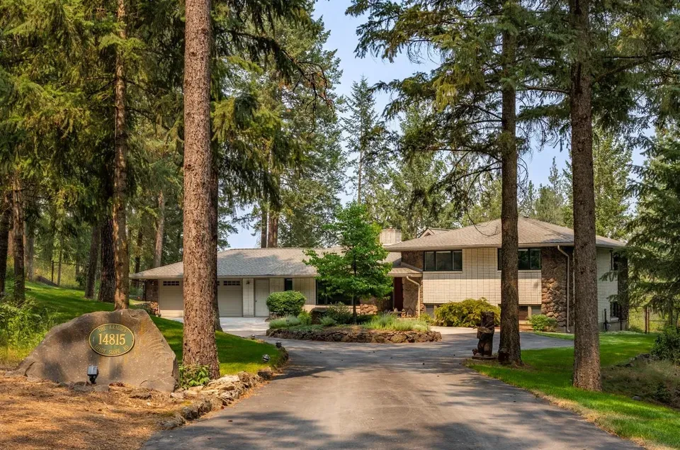 3 Bed 2 Bath Established Mid-Century Residence in Spokane, WA