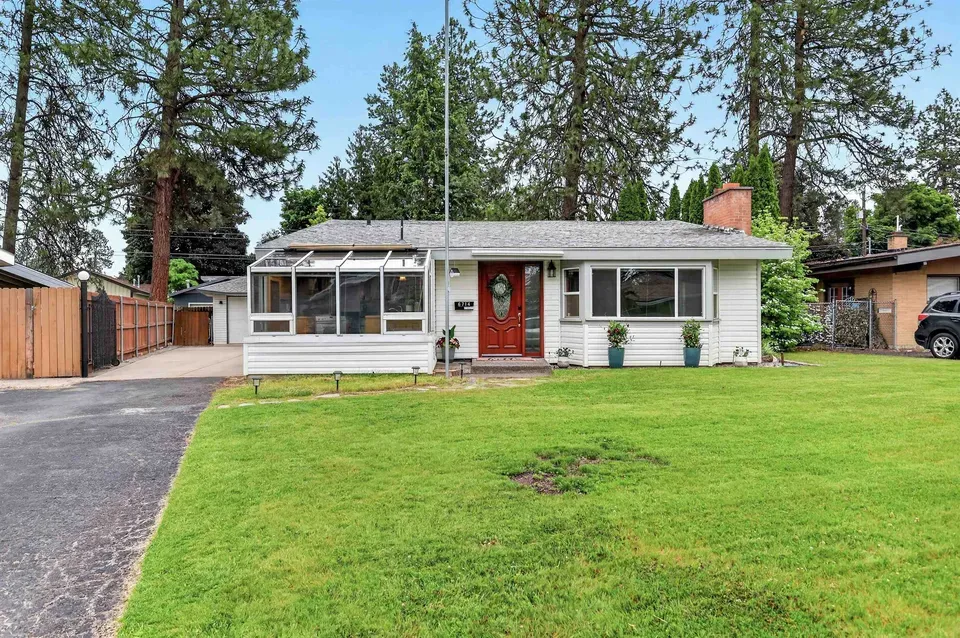 3 Bed 2 Bath Established Mid-Century Residence in Spokane, WA - 3