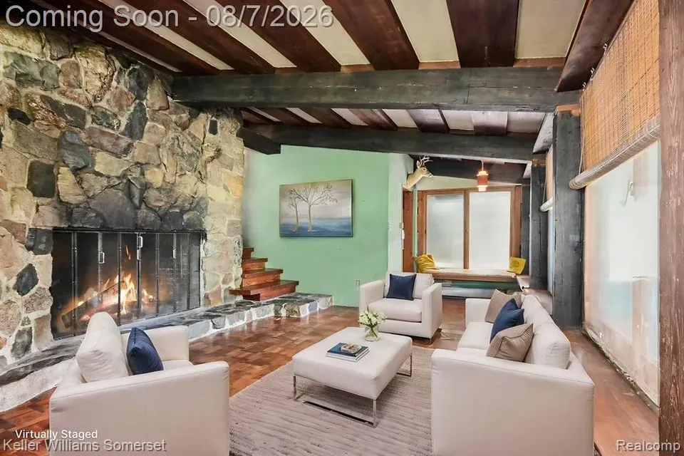 3 Bed 2 Bath Established Mid-Century Residence in Troy, MI - 4