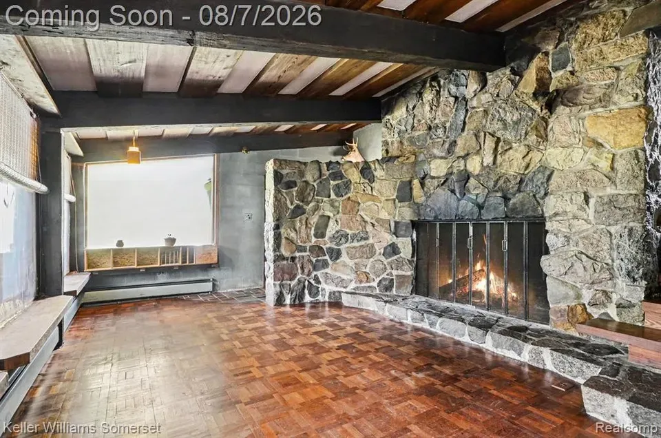 3 Bed 2 Bath Established Mid-Century Residence in Troy, MI - 5
