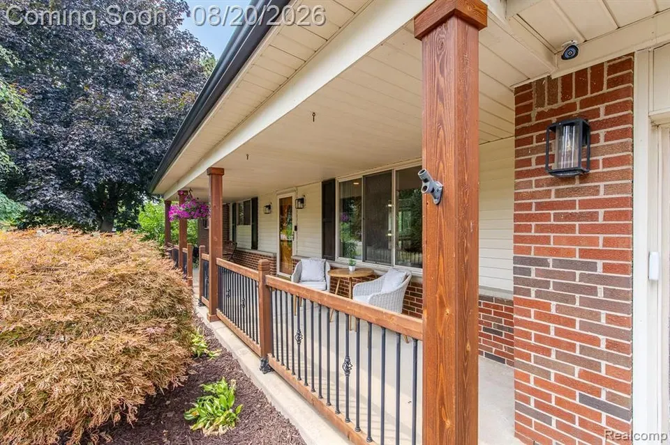 3 Bed 2 Bath Established Mid-Century Residence in Troy, MI - 5