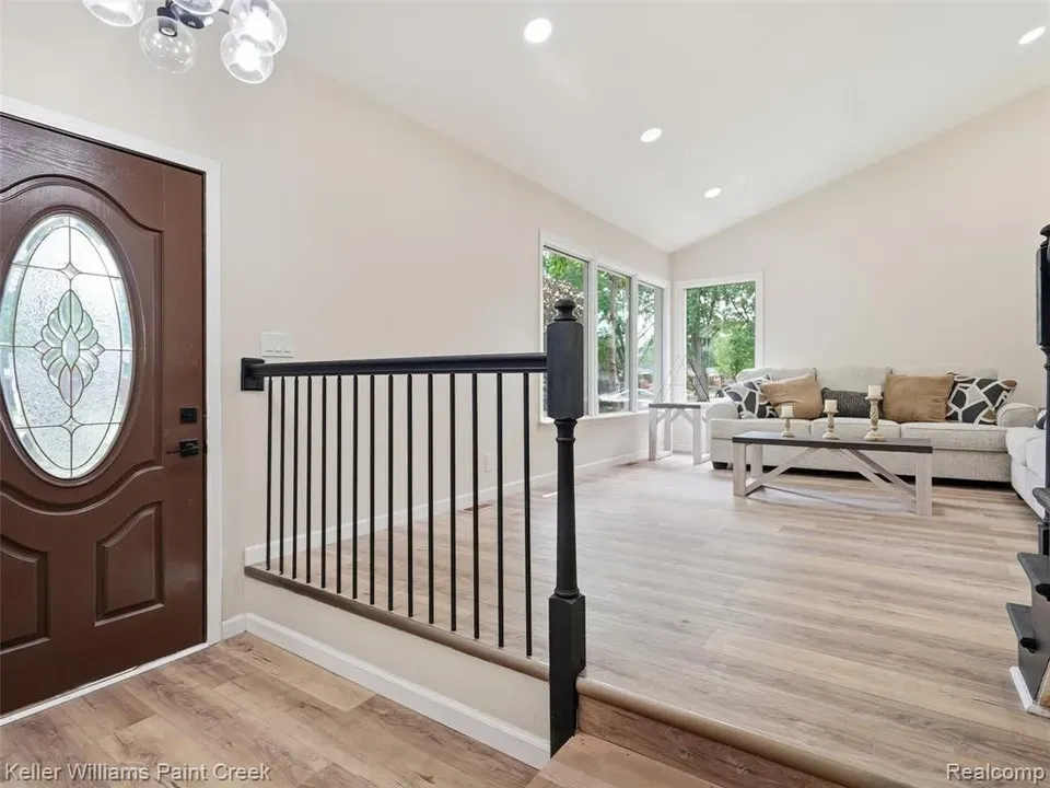 3 Bed 2 Bath Established Mid-Century Residence in Troy, MI - 3