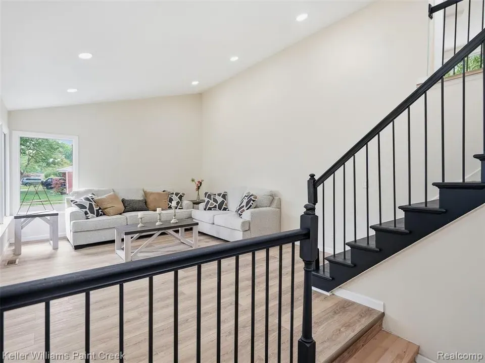 3 Bed 2 Bath Established Mid-Century Residence in Troy, MI - 4