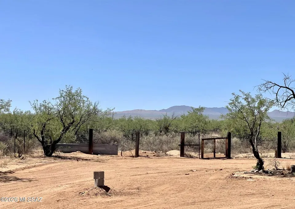 3 Bed 2 Bath Established Mid-Century Residence in Tucson, AZ - 1