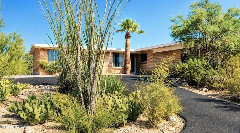 3 Bed 2 Bath Established Mid-Century Residence in Tucson, AZ