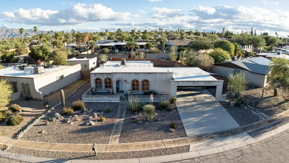 3 Bed 2 Bath Established Mid-Century Residence in Tucson, AZ - 3