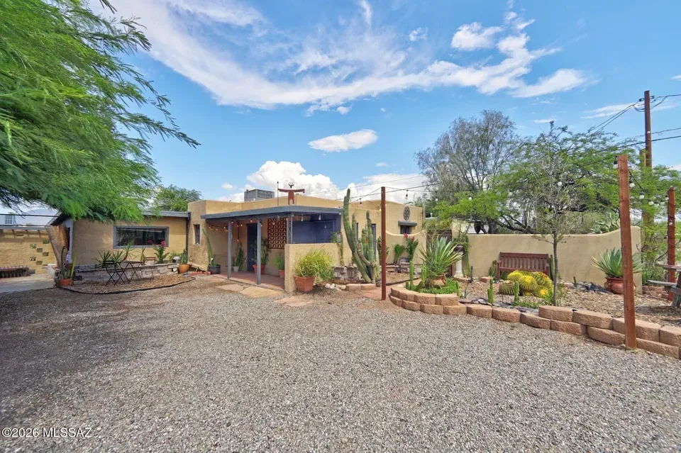 3 Bed 2 Bath Established Mid-Century Residence in Tucson, AZ - 2