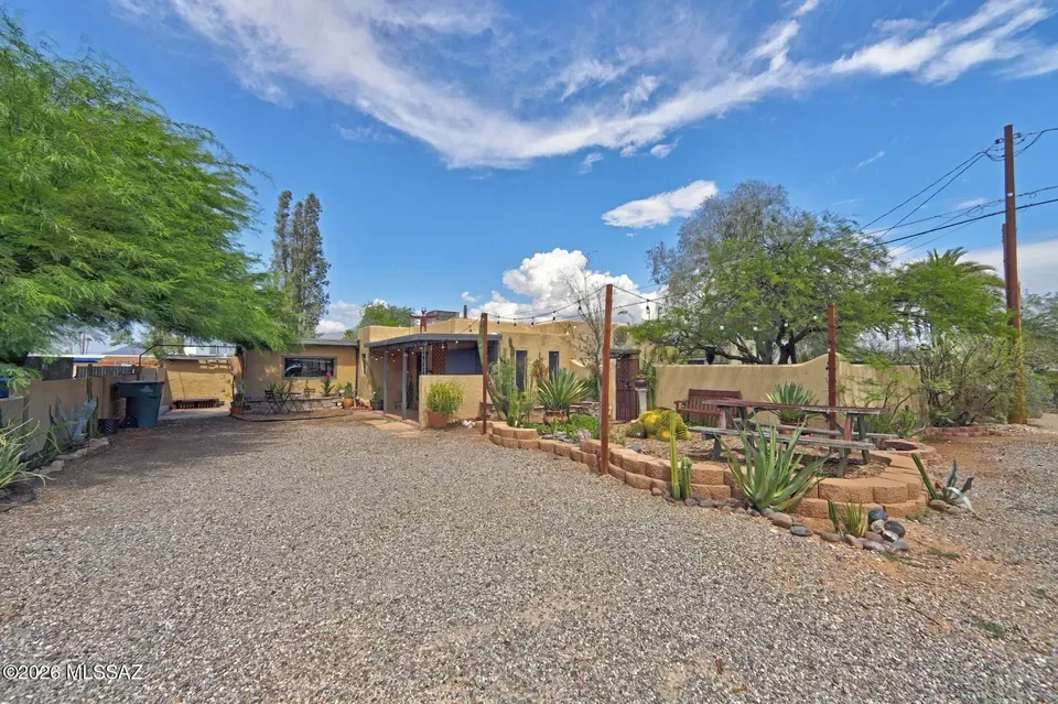 3 Bed 2 Bath Established Mid-Century Residence in Tucson, AZ - 4