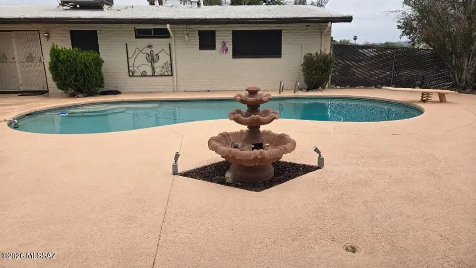 3 Bed 2 Bath Established Mid-Century Residence in Tucson, AZ - 2
