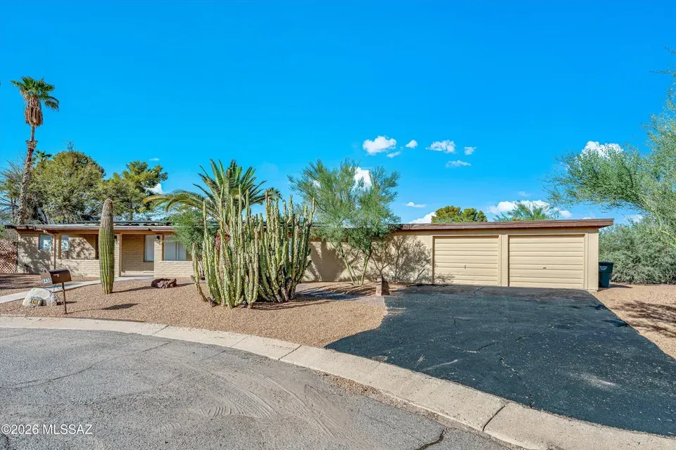 3 Bed 2 Bath Established Mid-Century Residence in Tucson, AZ - 3