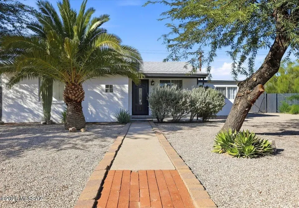 3 Bed 2 Bath Established Mid-Century Residence in Tucson, AZ - 2