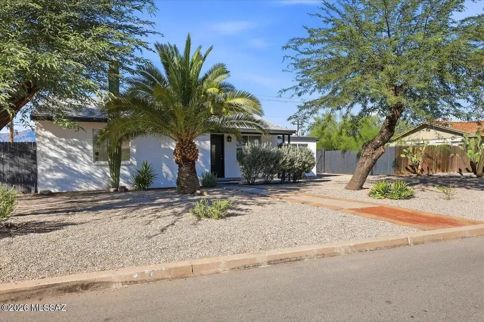 3 Bed 2 Bath Established Mid-Century Residence in Tucson, AZ - 5