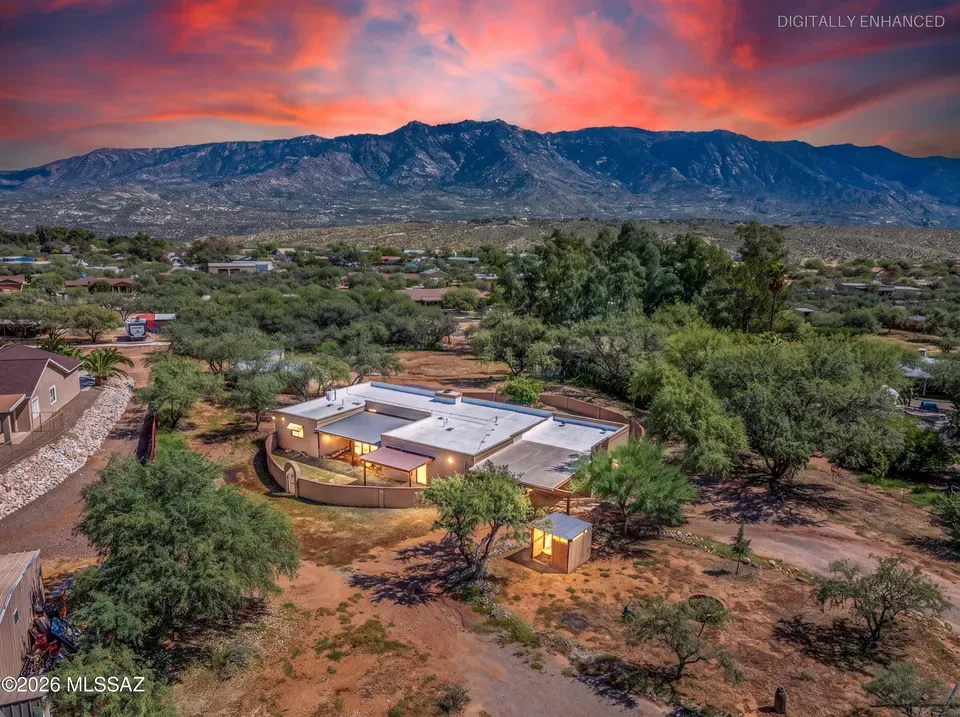 3 Bed 2 Bath Established Mid-Century Residence in Tucson, AZ - 3