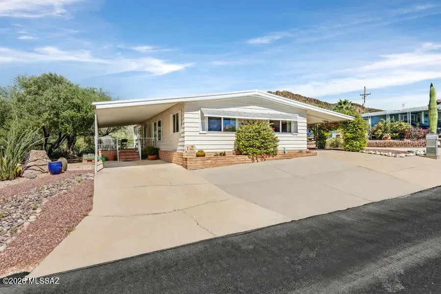 3 Bed 2 Bath Established Mid-Century Residence in Tucson, AZ - 2