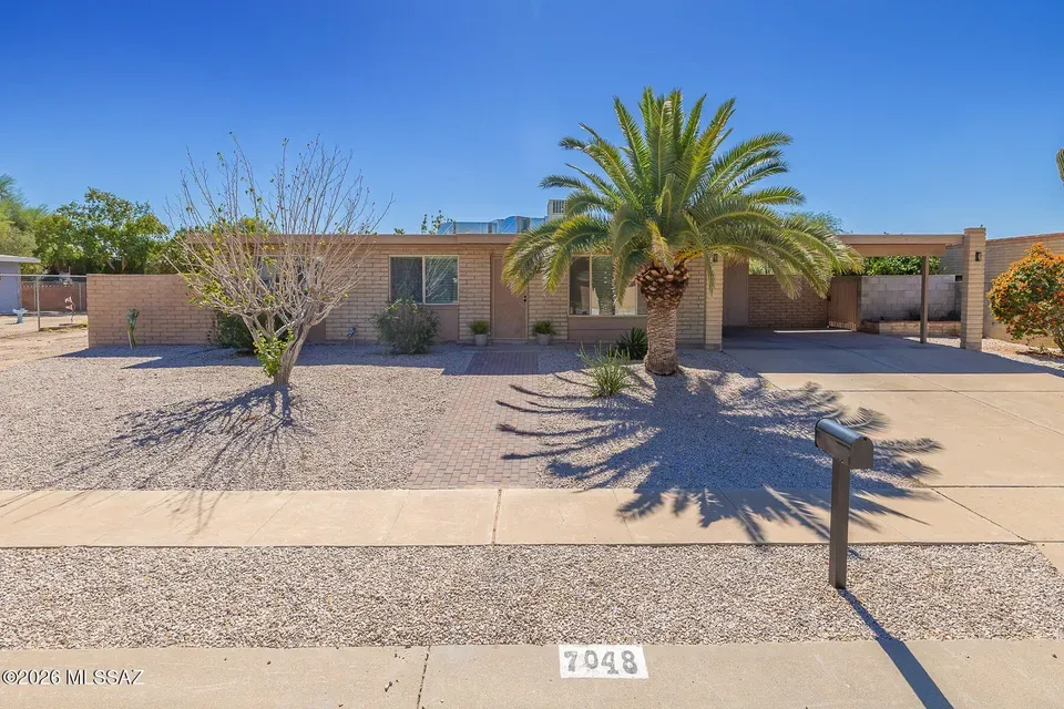 3 Bed 2 Bath Established Mid-Century Residence in Tucson, AZ - 2