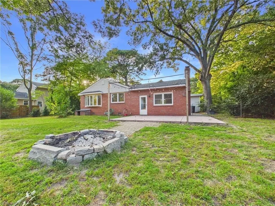 3 Bed 2 Bath Established Mid-Century Residence in Virginia Beach, VA - 4