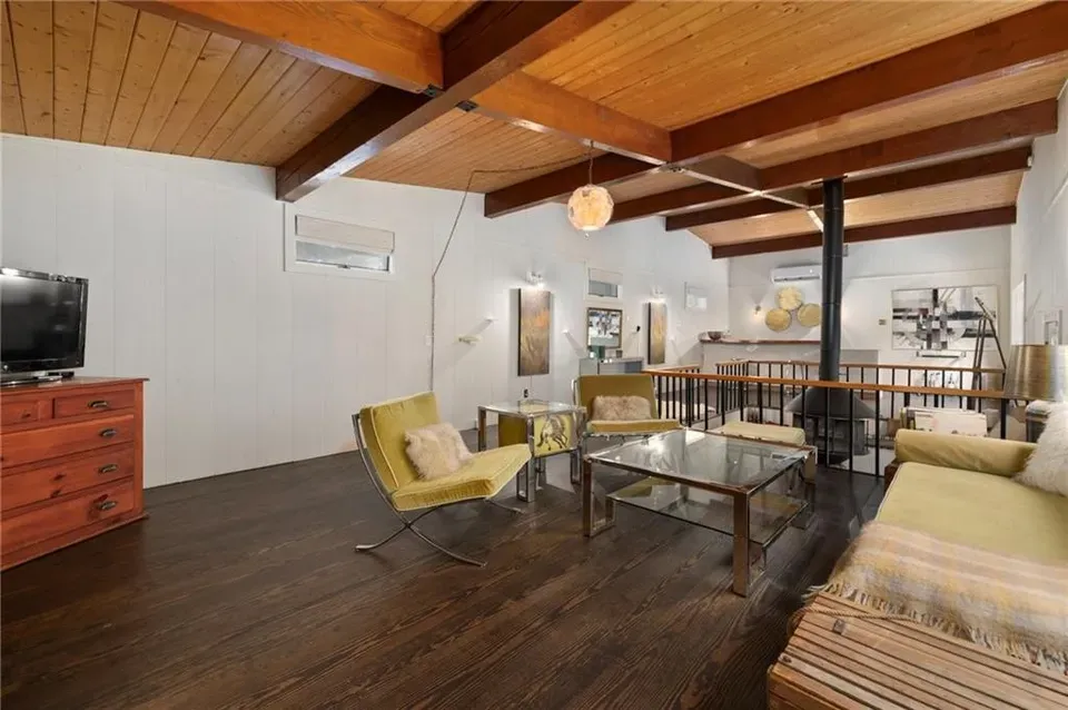 3 Bed 2 Bath Established Mid-Century Residence in Warwick, RI - 5