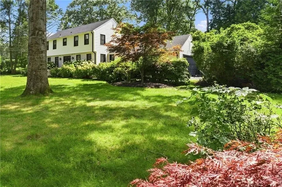 3 Bed 2 Bath Established Mid-Century Residence in Warwick, RI - 1