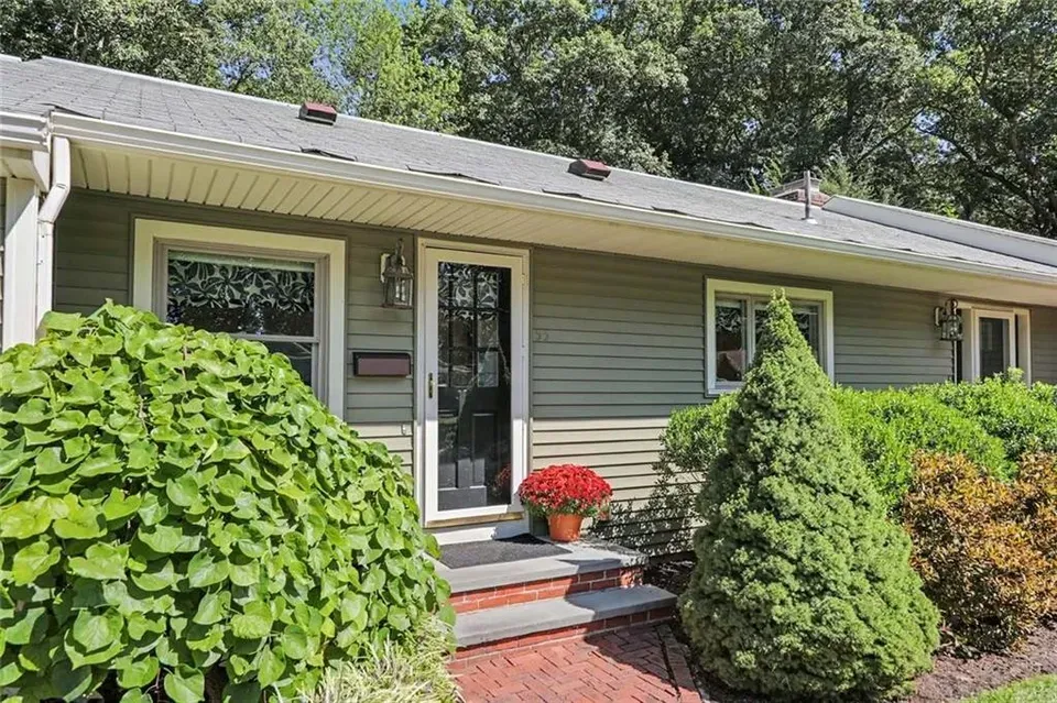 3 Bed 2 Bath Established Mid-Century Residence in Warwick, RI - 2