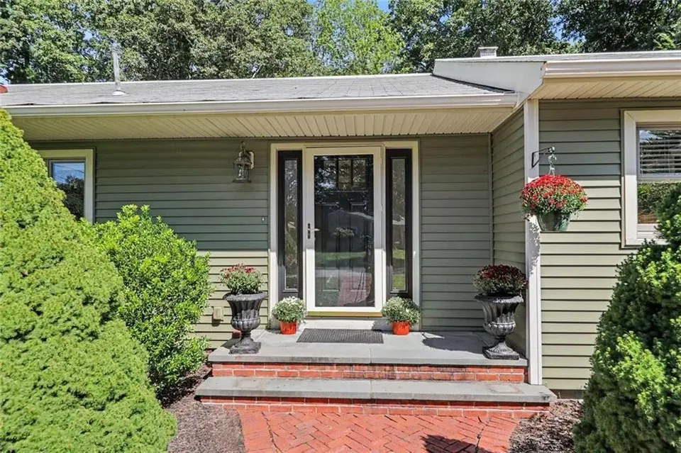 3 Bed 2 Bath Established Mid-Century Residence in Warwick, RI - 4