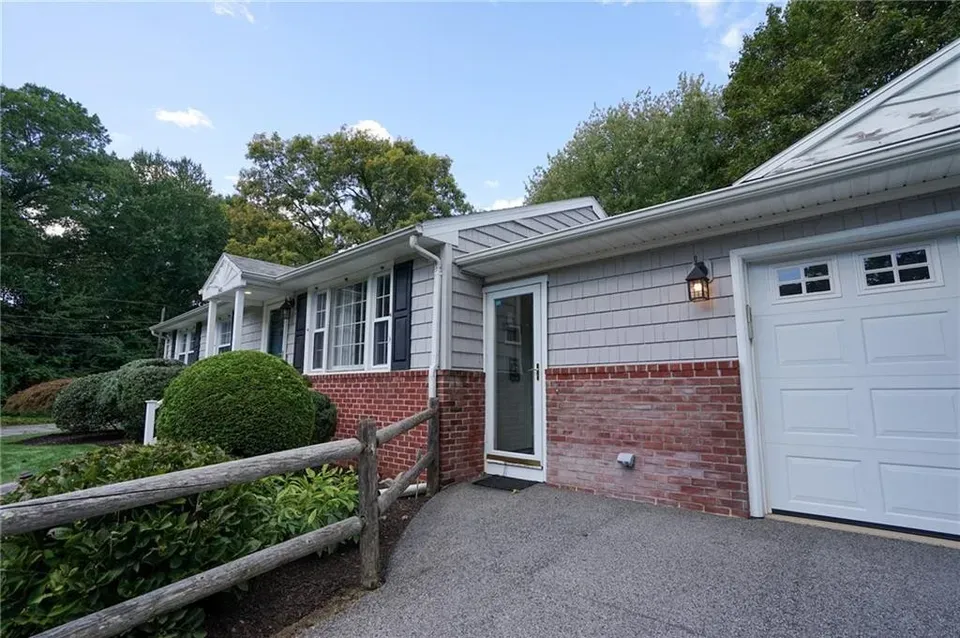 3 Bed 2 Bath Established Mid-Century Residence in Warwick, RI - 4