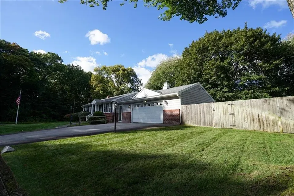 3 Bed 2 Bath Established Mid-Century Residence in Warwick, RI - 5