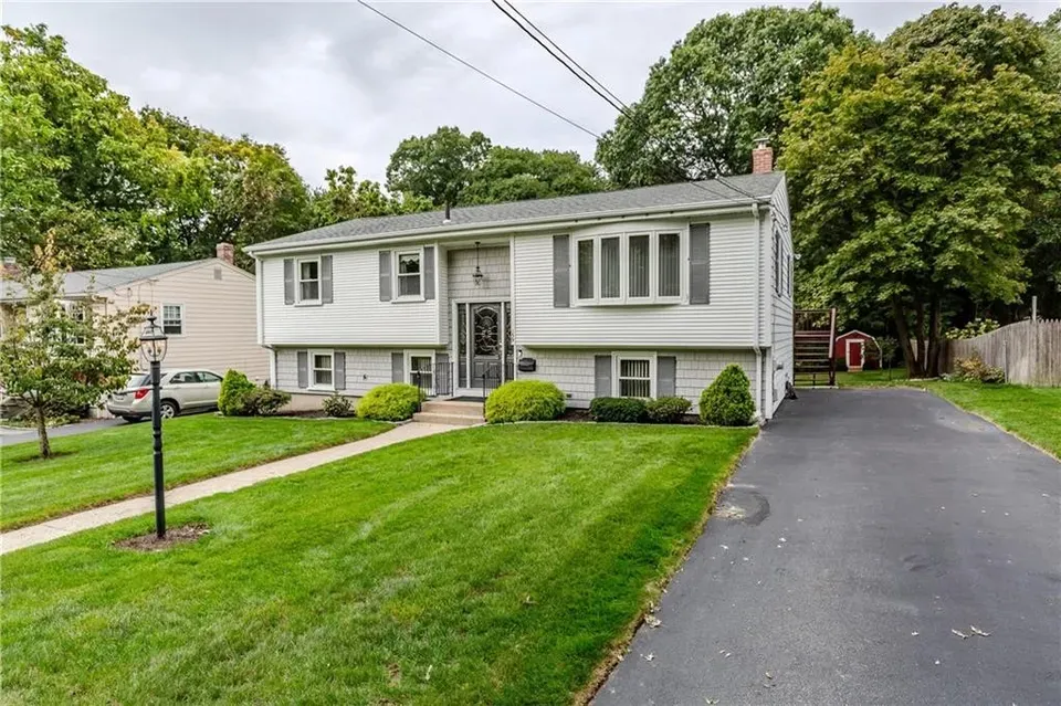3 Bed 2 Bath Established Mid-Century Residence in Warwick, RI - 2
