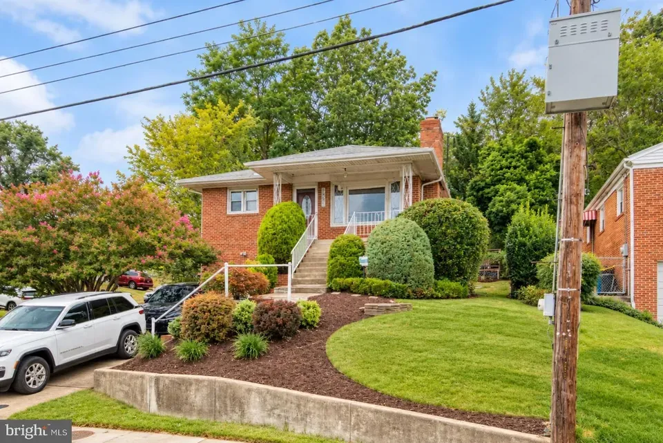 3 Bed 2 Bath Established Mid-Century Residence in Washington, DC - 1