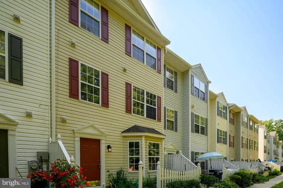 3 Bed 2 Bath Established Multi-Level Townhouse in Annapolis, MD