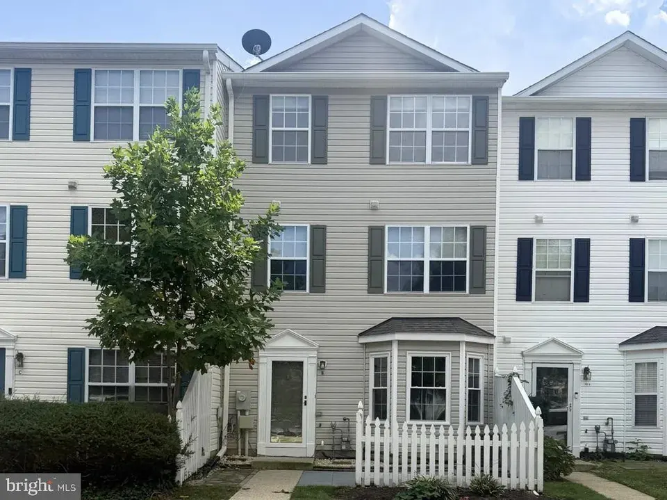 3 Bed 2 Bath Established Multi-Level Townhouse in Annapolis, MD