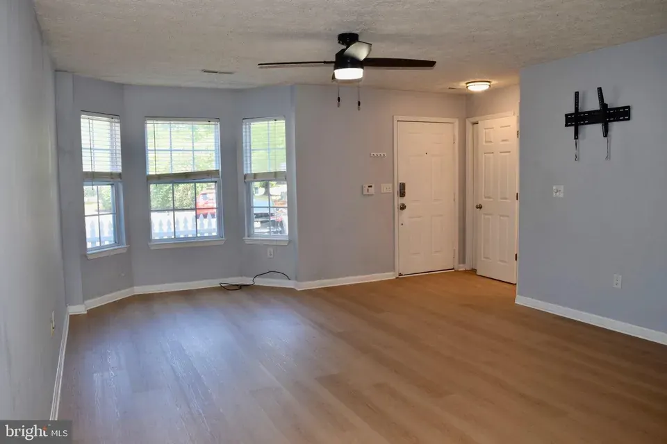 3 Bed 2 Bath Established Multi-Level Townhouse in Annapolis, MD - 2