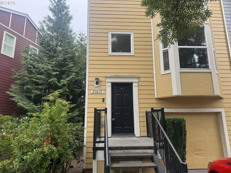 3 Bed 2 Bath Established Multi-Level Townhouse in Beaverton, OR - 2