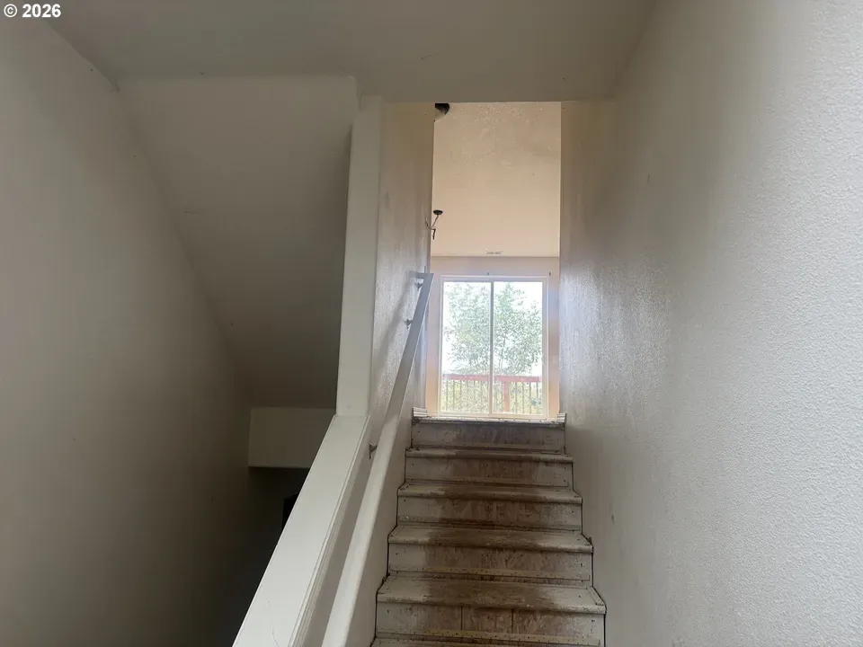 3 Bed 2 Bath Established Multi-Level Townhouse in Beaverton, OR - 3