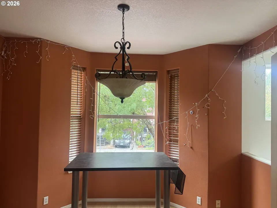 3 Bed 2 Bath Established Multi-Level Townhouse in Beaverton, OR - 5