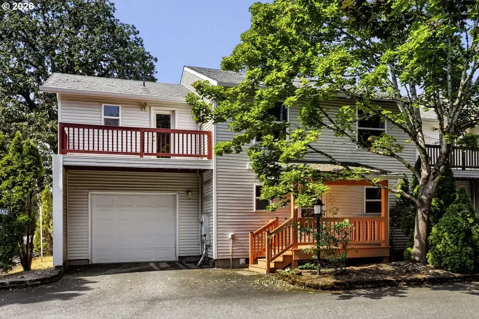 3 Bed 2 Bath Established Multi-Level Townhouse in Beaverton, OR - 1