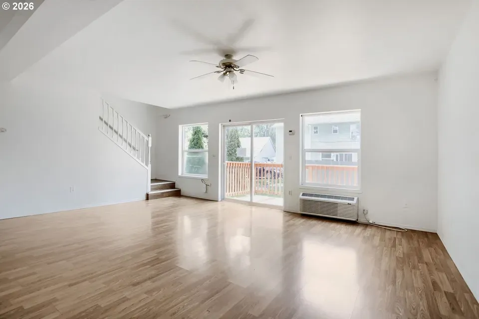 3 Bed 2 Bath Established Multi-Level Townhouse in Beaverton, OR - 5