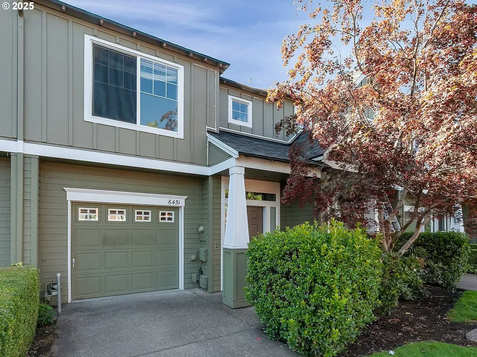3 Bed 2 Bath Established Multi-Level Townhouse in Beaverton, OR