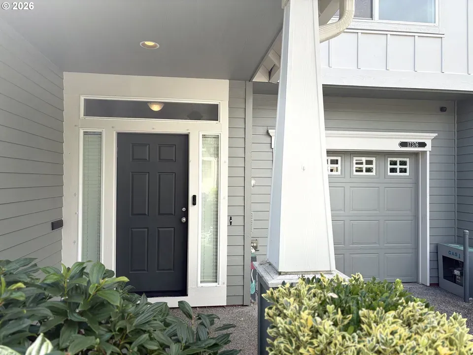 3 Bed 2 Bath Established Multi-Level Townhouse in Beaverton, OR - 1