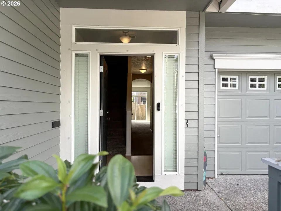 3 Bed 2 Bath Established Multi-Level Townhouse in Beaverton, OR - 2