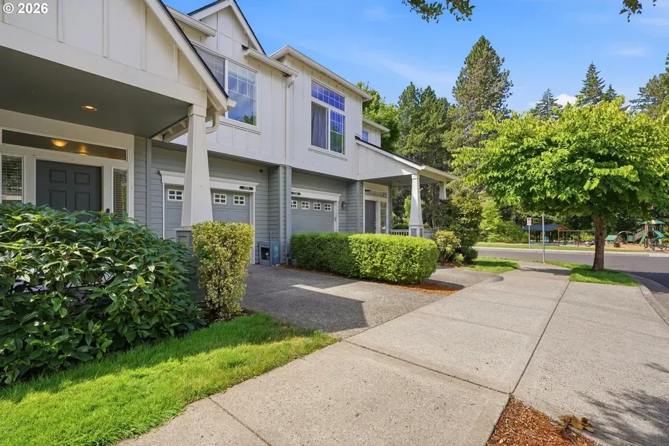 3 Bed 2 Bath Established Multi-Level Townhouse in Beaverton, OR - 3